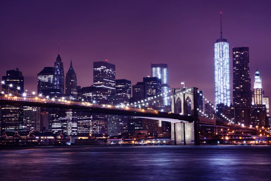 Фотообои Манхеттен в фиолетовых тонах